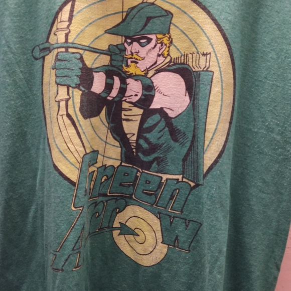 Green Arrow DC Comics Original Taking Aim Target Comic Book Hero T-Shirt Size Lg - Picture 2 of 5